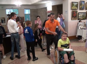 Добро от Костюши: праздник для детей-инвалидов прошел в РДК