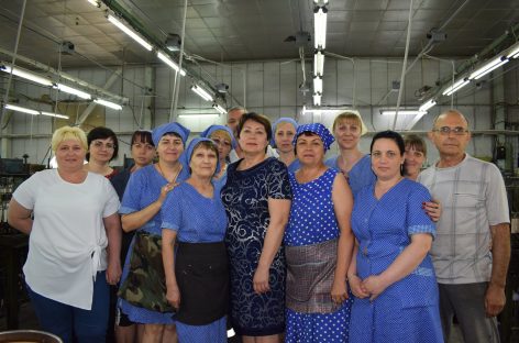 Труженики нелёгкой отрасли: накануне профессионального праздника мы встретились с сальскими текстильщиками