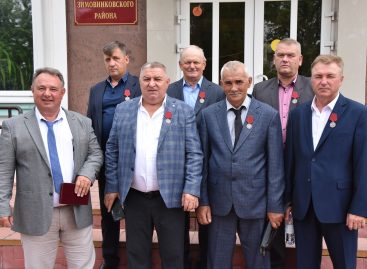 В поселке Зимовники состоялась торжественная церемония вручения государственных наград РФ