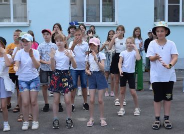 На базе гимназии № 2 в Сальске открылась смена летней школы для одарённых детей «Виктория»