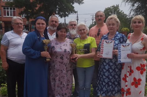 У наших — «золото» и «серебро»: соревнования по шахматам и шашкам прошли в спортивном зале школы № 2 города Цимлянска