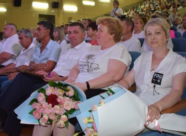 В честь работников стальных магистралей: в РДК им. Негребецкого состоялось торжественное мероприятие, посвященное Дню железнодорожника
