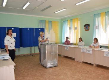 В Сальском районе открылись 54 избирательных участка