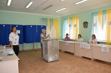 В Сальском районе открылись 54 избирательных участка