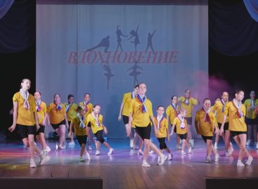 Образцовый хореографический ансамбль «Вдохновение» дал патриотический концерт на сцене районного Дворца культуры им. Р.В. Негребецкого