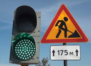 Время пришло —  дорожники ремонтируют мост через реку Средний Егорлык