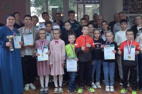 В честь Дня города в клубе «Белая ладья» парка культуры и отдыха прошел открытый турнир по шашкам