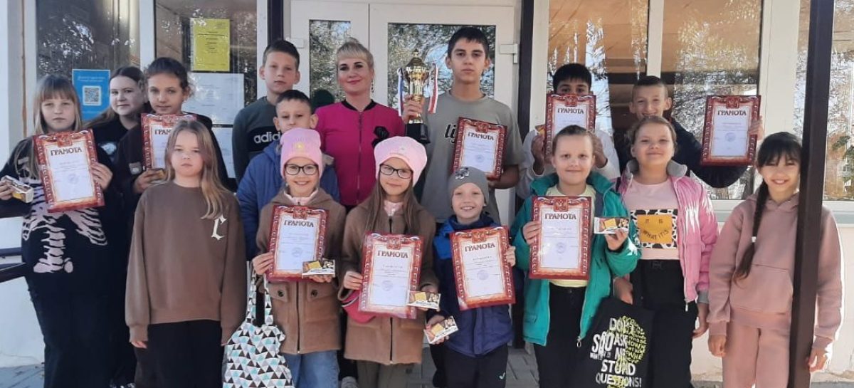Посвятили единству: в шахматно-шашечном  клубе «Белая ладья» парка культуры состоялся детский турнир по шашкам