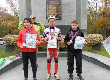 Два «золота» и «бронза»: воспитанники отделения велоспорта ДЮСШ Сальского района завоевали награды