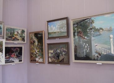 В Сальском художественном музее открылась персональная выставка художника Сергея Мацкиева