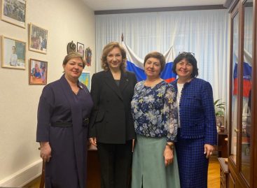 Педагоги Сальского района пообщались с депутатом Государственной Думы Ларисой Тутовой