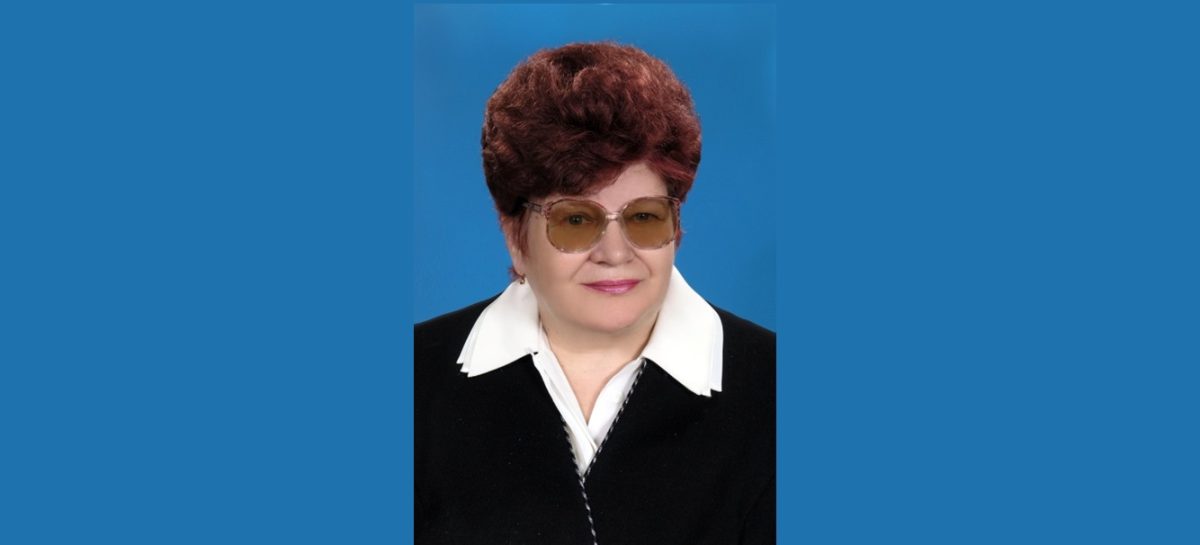 Учитель математики сальского лицея № 9 Галина Карпенко отмечает свой юбилей.