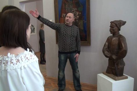 О героях былых времен: в художественном музее  работает выставка, посвященная защитникам Отечества