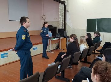 Сальским старшеклассникам рассказали, как поступить в вузы МЧС России
