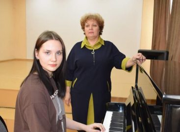 Учащиеся детской школы искусств поселка Гигант готовятся к региональным конкурсам