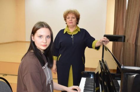 Учащиеся детской школы искусств поселка Гигант готовятся к региональным конкурсам
