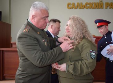Милым женщинам — в весенний день: в большом зале районной администрации состоялось торжественное мероприятие, посвящённое Международному женскому дню