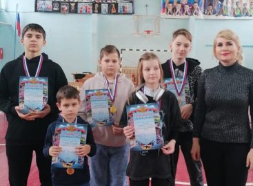 В Зимовниках прошел первый этап гран-при 2024 года по быстрым шахматам среди обучающихся образовательных учреждений Дона
