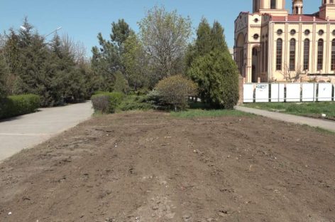 Кому так мешал участок зеленой аллеи в центре города и что построят? Эти  вопросы рассмотрели в городской администрации на рабочем совещании