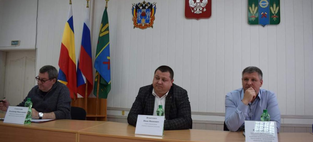 В Сальске городские депутаты и администрация города поспорили по вопросу благоустройства территории возле собора Кирилла и Мефодия