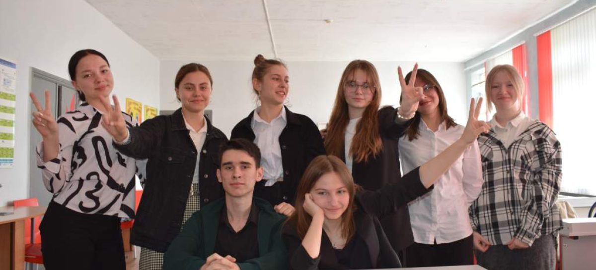 На полях тетрадки школьной: 46-я школа в Бараниках отмечает в этом году полувековой юбилей