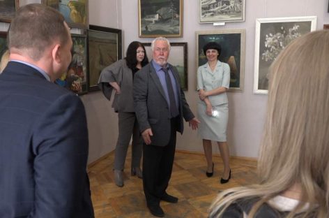 К юбилею художника: в музее имени Нечитайло открылась персональная выставка Василия Шеховцова