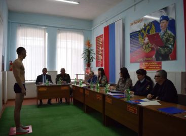 И снова в армию пора: в сальском военкомате начала работать призывная комиссия по призыву граждан на срочную службу