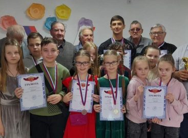 Чемпионат в «Белой ладье»: в городском парке культуры и отдыха прошел открытый чемпионат по шашкам
