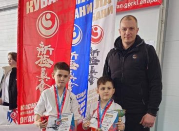 Медали братьев Иванисовых: в Анапе прошли чемпионат и учебно-тренировочные сборы ЮФО по киокусинкай