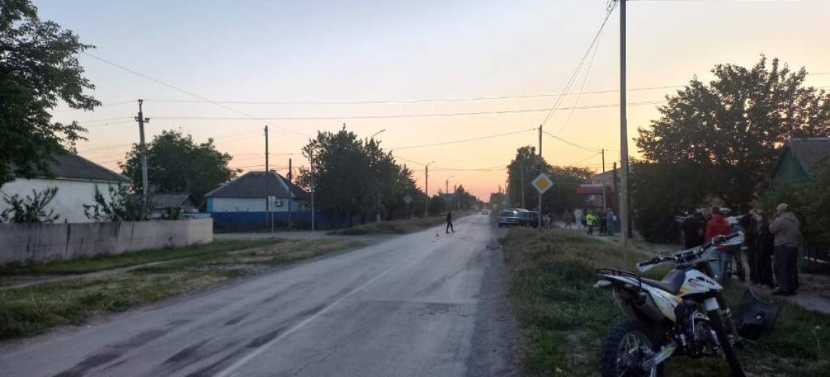 В Сальском районе «Лада Калина» столкнулась с мотоциклом