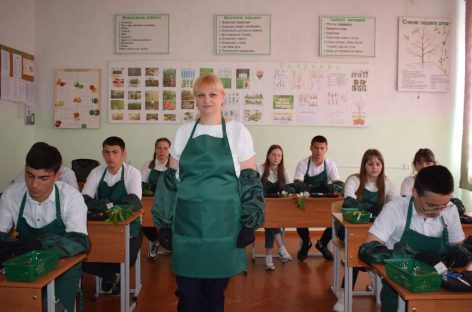 Преподаватель САТК по специальности «Агрономия» Татьяна Мельникова победила в региональном этапе Всероссийского конкурса «Мастер года-2024».