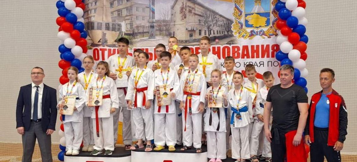 Сальский «Контакт» завоевал кубок в Будённовске