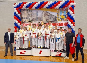 Сальский «Контакт» завоевал кубок в Будённовске