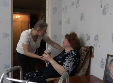 К светлому празнику:100 пасхальных куличей получили подопечные Центра соцобслуживания граждан пожилого возраста и инвалидов
