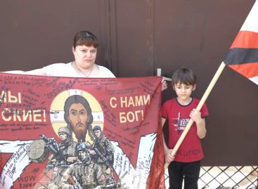 Все для фронта, все для победы! 8-летний Максим Осадчий помогает бойцам Российской армии