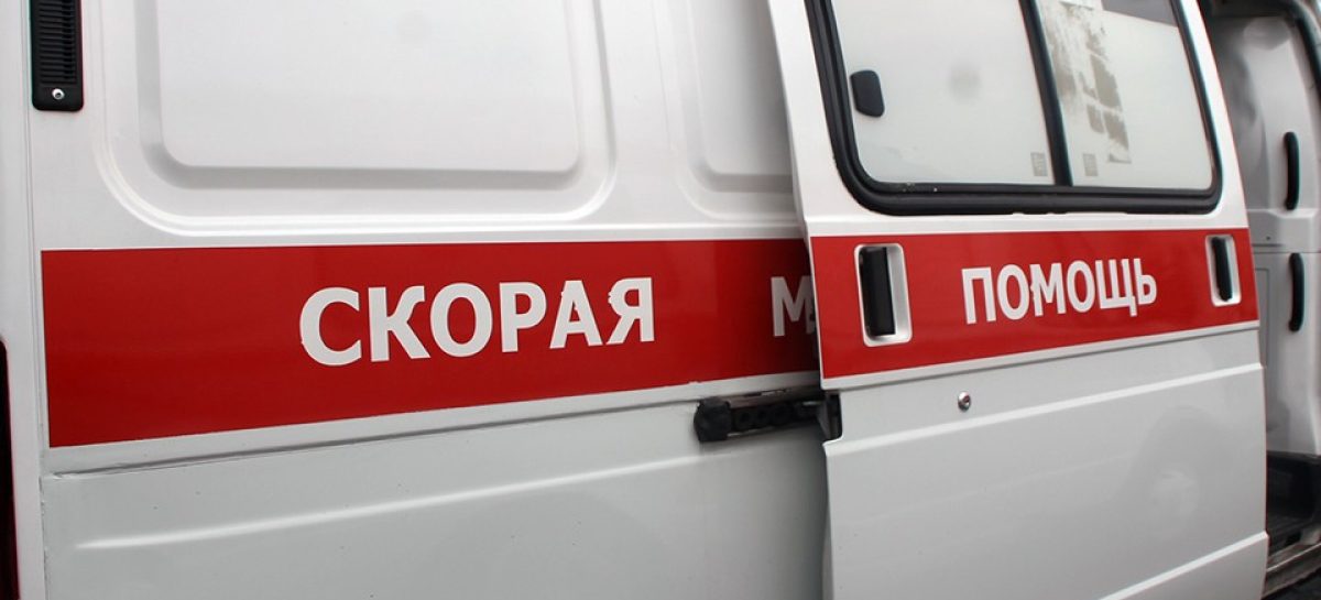 В Сальске 89-летняя женщина, вешая штору, упала со стремянки