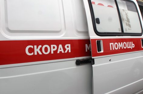 В Сальске 89-летняя женщина, вешая штору, упала со стремянки