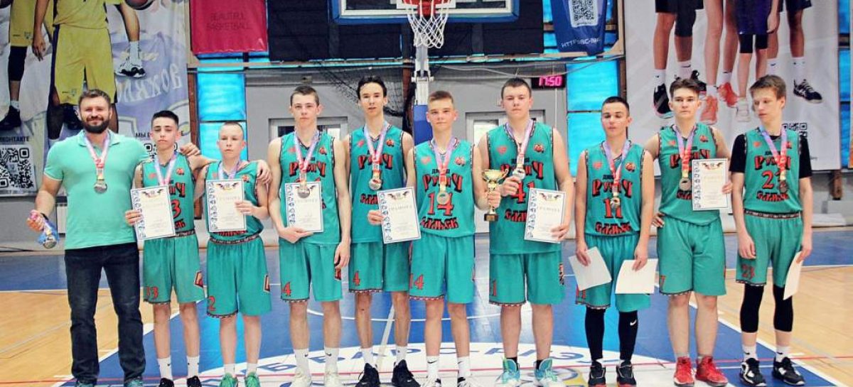 «Серебро» — у наших: состоялось первенство Ростовской области по баскетболу среди команд юношей до 18 лет