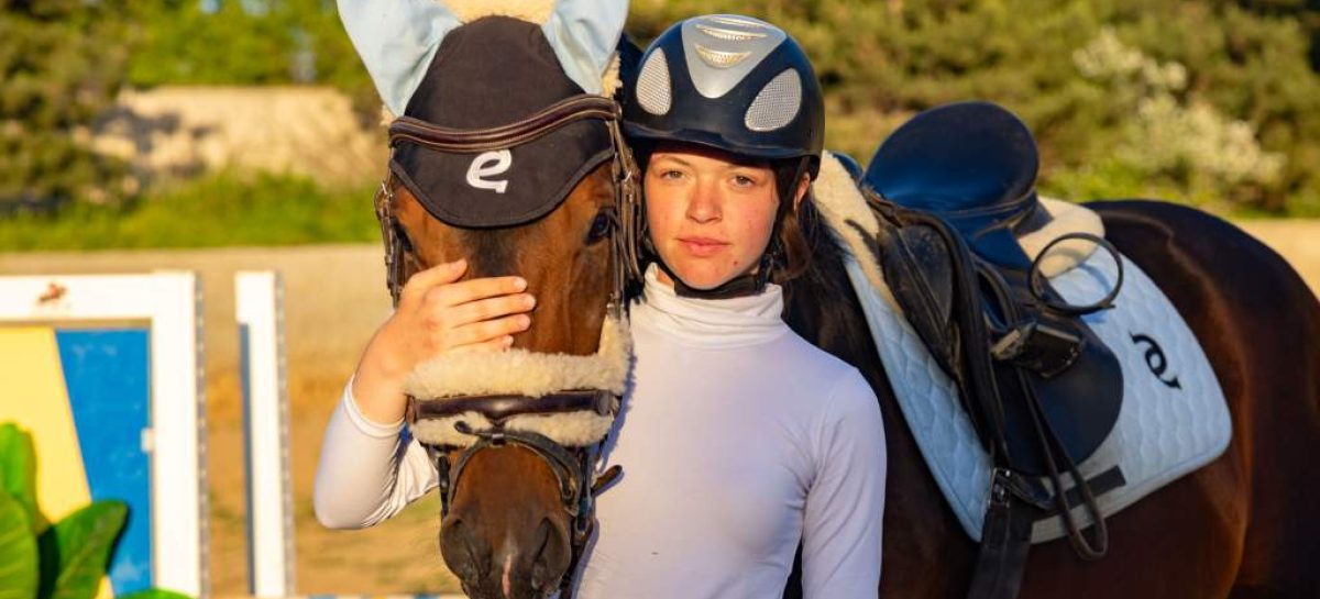 Сальчанка Ангелина Трушкова одержала победу на соревнованиях в конезаводе имени Кирова