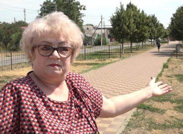 На улице Свободы исчезло оборудование с детской игровой площадки, когда появится новое — люди ждут