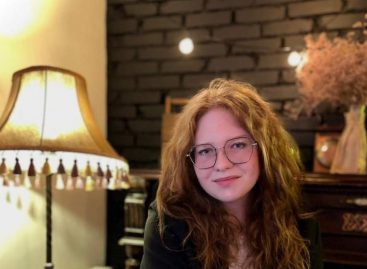 Учащаяся лицея № 9 г. Сальска Ангелина Ходосок стала  финалисткой  Всероссийского конкурса «Знание. Лектор-2024».