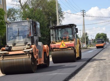 В Сальске идёт ремонт автомобильных дорог