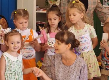 Вся большая семья Литвиновых-Кладиевых занимается волонтёрством.