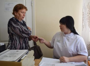 Будьте здоровы: в прививочном кабинете поликлинического отделения сальской больницы началась  горячая пора