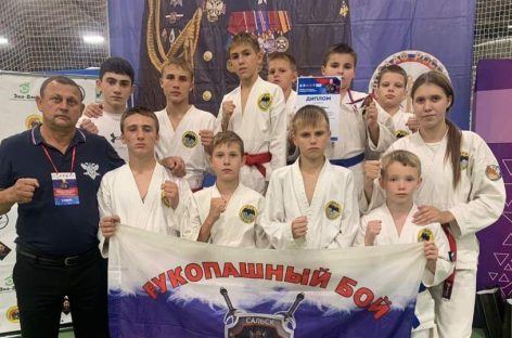 Успех «Бойца»: сальские спортсмены приняли участие в соревнованиях, посвящённых герою России
