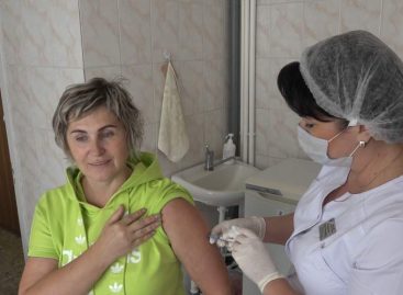 Прививают от гриппа: в сальской поликлинике началась вакцинация