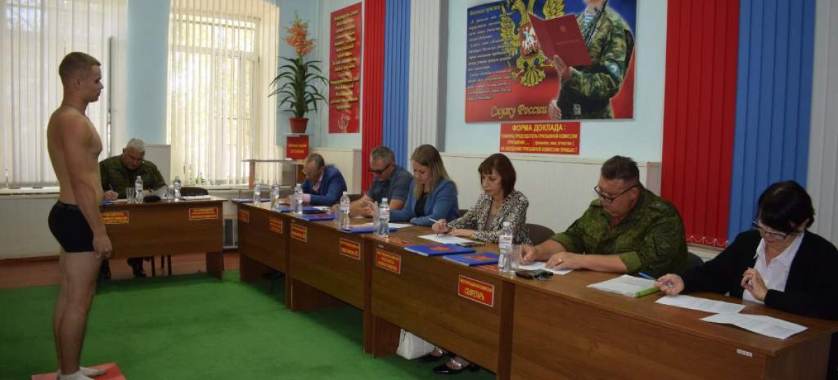 «Вот он я, привет, войска!»: Сальском районе стартовал осенний призыв в армию