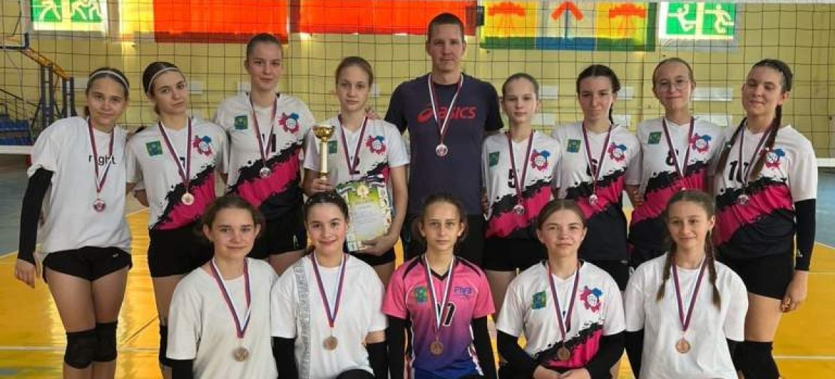 В Сальске состоялось открытое первенство спортивной школы по волейболу