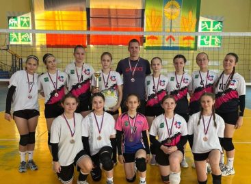 В Сальске состоялось открытое первенство спортивной школы по волейболу