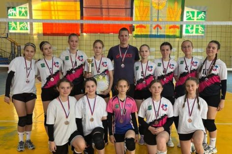 В Сальске состоялось открытое первенство спортивной школы по волейболу